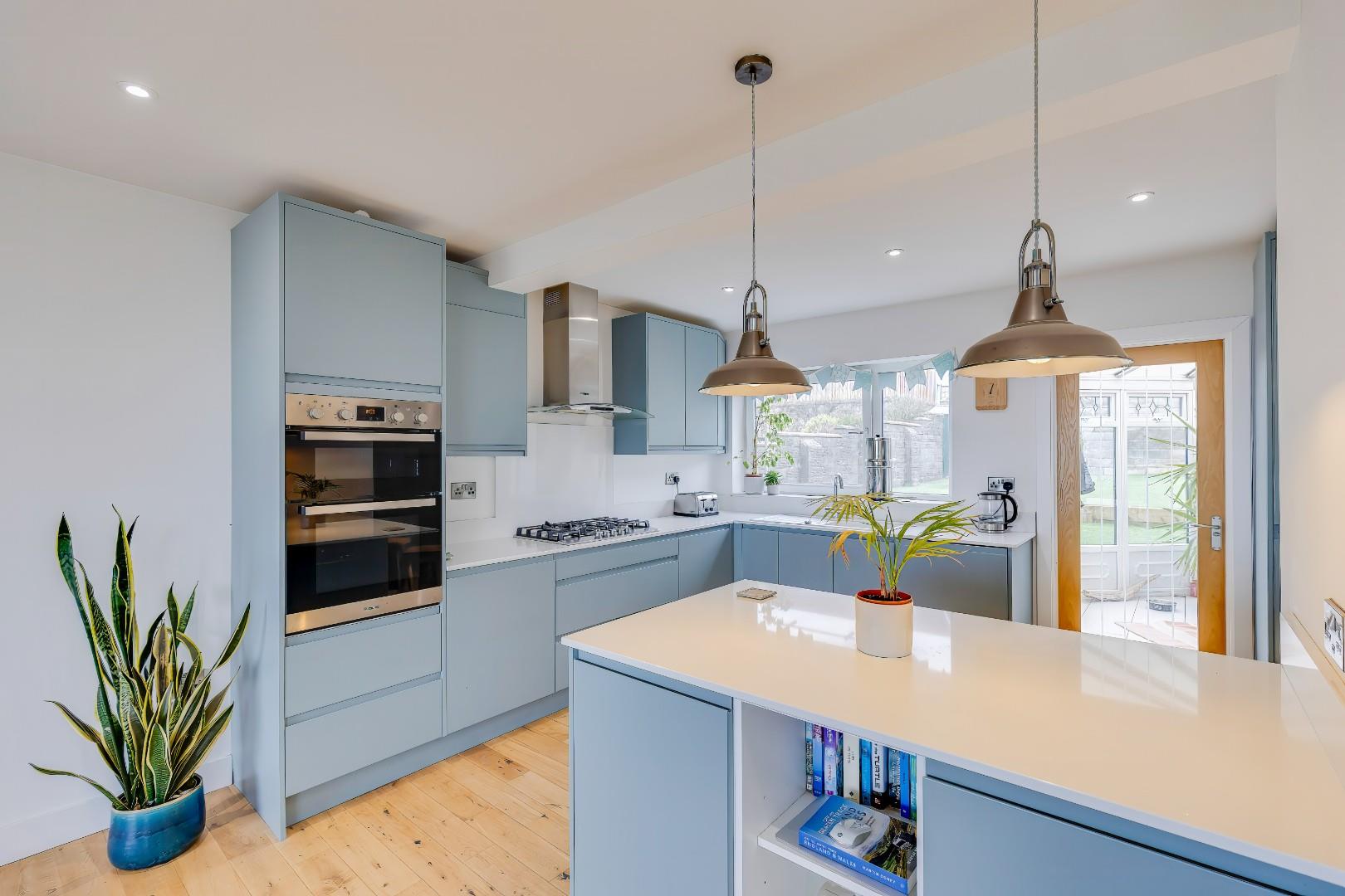 Seaview Drive, Ogmore-By-Sea, Vale of Glamorgan, CF32 0PB